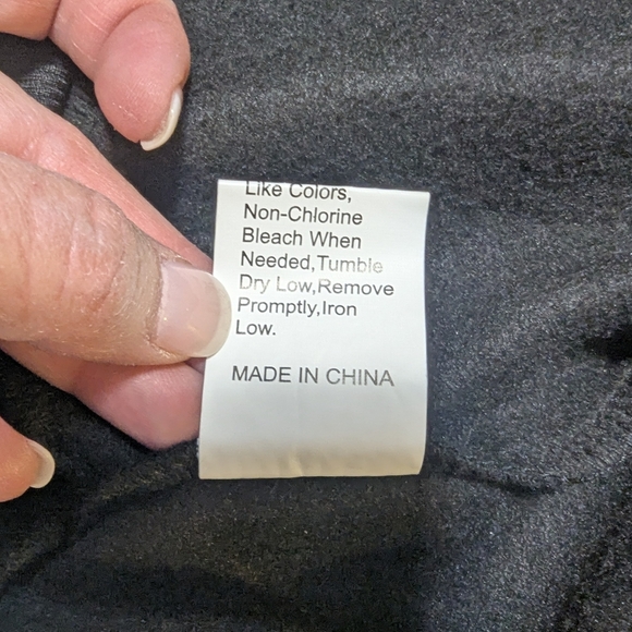 SHEIN Curve Holiday/Christmas Gnome Black Pullover Sweatshirt, Size 1XL - Picture 9 of 10